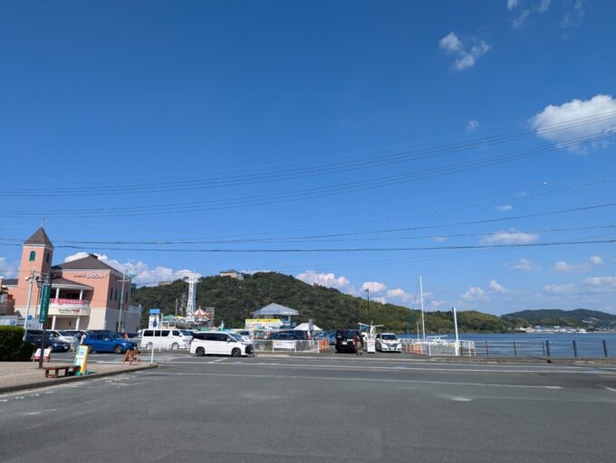 10月中旬秋晴れの浜名湖パルパルに隣接するかんざんじロープウェイかんざんじ駅