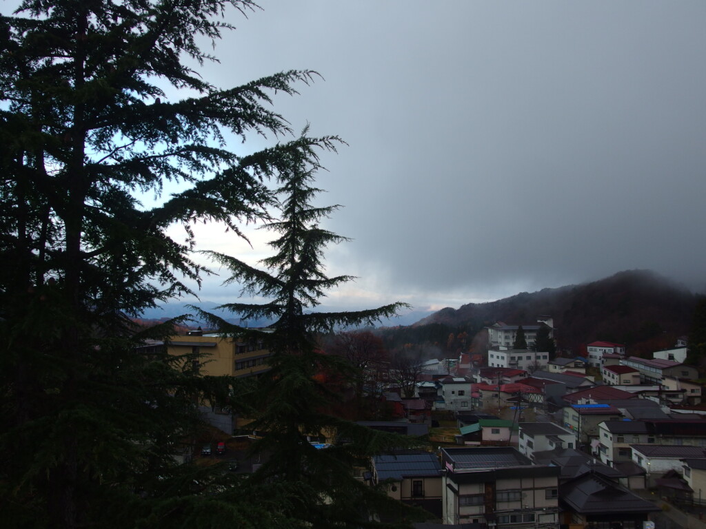 11月下旬晩秋の蔵王名湯舎創で迎える静かな朝