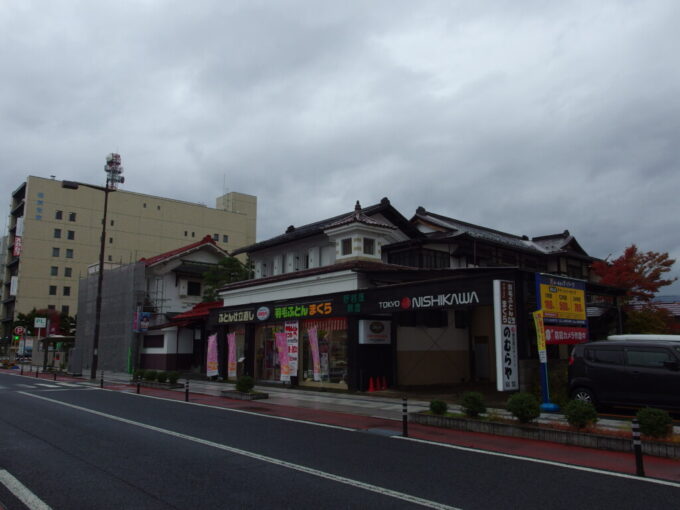 11月下旬晩秋の山形明治時代築という寝装のむらやの蔵