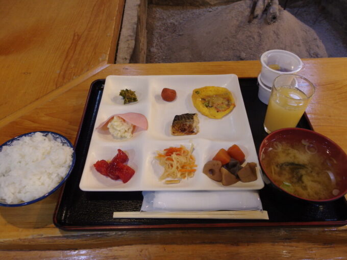 12月中旬冬の青森日本屈指の豪雪の地酸ヶ湯温泉旅館湯治棟2泊目朝食