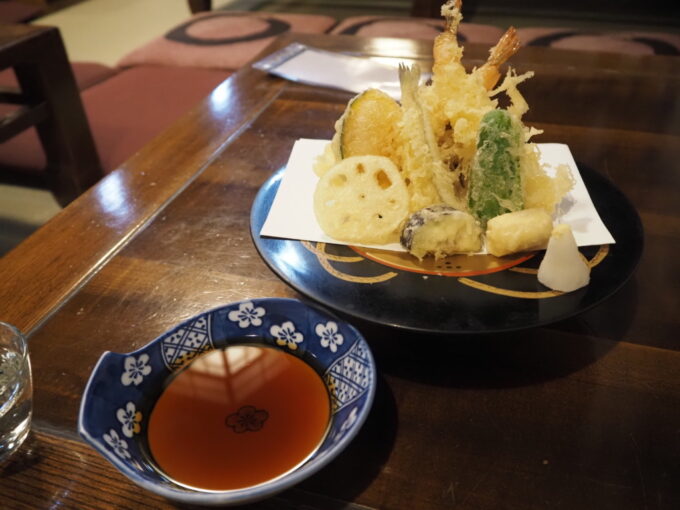 2月上旬厳冬期の花巻南温泉峡大沢温泉湯治屋食事処やはぎ天ぷら盛り合わせ