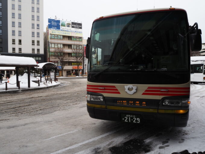 2月上旬厳冬期の盛岡駅岩手県北バス松川温泉行き