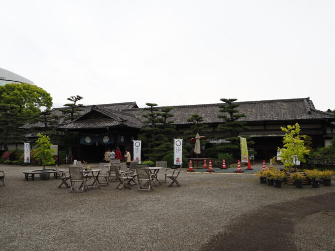 5月中旬の高松城跡玉藻公園大正6年に建てられた三の丸披雲閣
