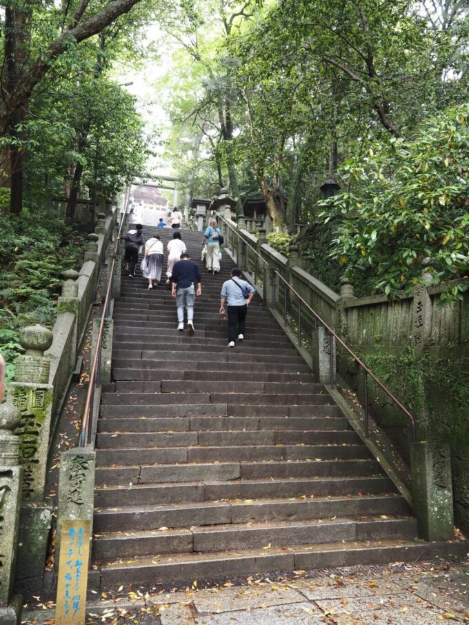 5月中旬の瀬戸内こんぴらさん御前四段坂を登りいよいよ御本宮へ