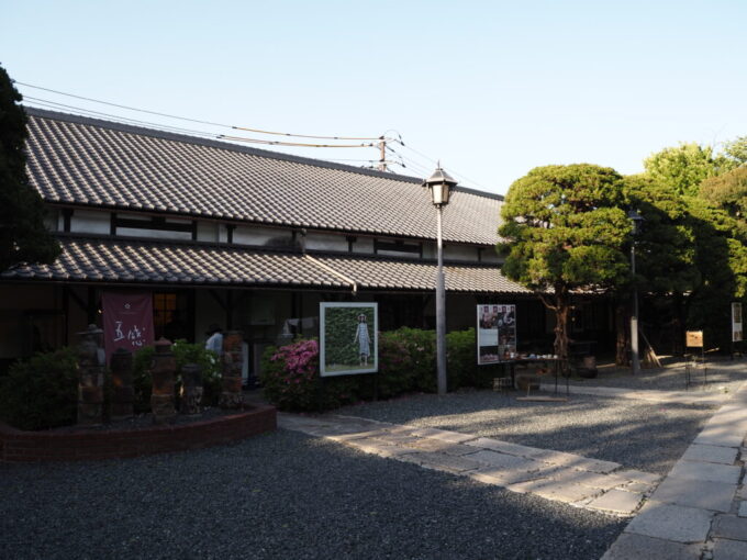 5月中旬の瀬戸内倉敷美観地区倉敷アイビースクエア愛美工房の歴史を感じさせる建物