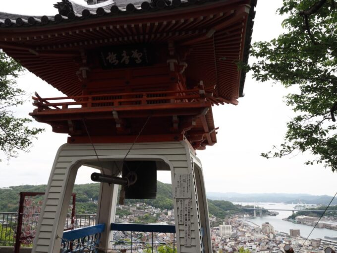 5月中旬の瀬戸内17年ぶりの尾道千光寺鐘楼と尾道水道の共演