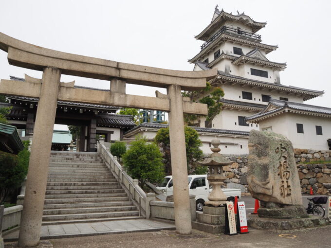 5月中旬の瀬戸内今治別名吹揚城とも呼ばれた今治城跡に鎮座する吹揚神社
