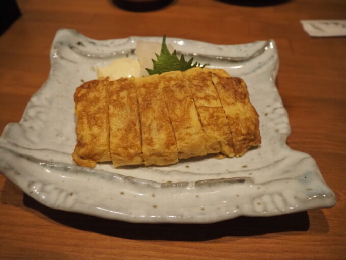 5月中旬の瀬戸内松山大街道アーケードに位置する一進丸厚焼き卵