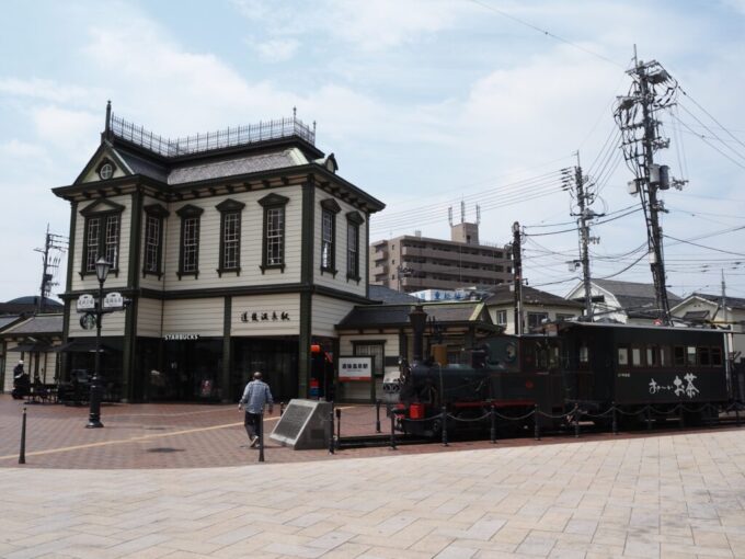 5月中旬の瀬戸内17年ぶりとなる松山道後温泉伊予鉄市内電車終点の道後温泉駅と展示中の坊っちゃん列車