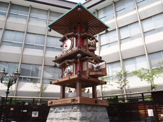 5月中旬の瀬戸内17年ぶりとなる松山道後温泉駅前の坊ちゃんカラクリ時計