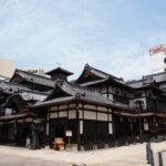 5月中旬の瀬戸内17年ぶりとなる松山道後温泉明治から大正、昭和と増築を重ねた道後温泉本館の複雑な建築美
