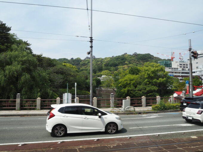 5月中旬の瀬戸内17年ぶりとなる松山伊予鉄空港リムジンバス車窓から眺める松山城