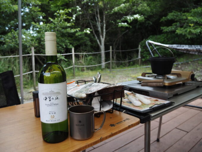 5月末初夏の熱海伊豆山ゆとりろ熱海グランピング夕食のお供に志太中伊豆ワイナリー伊豆の丘プロローグ・ホワイト2024