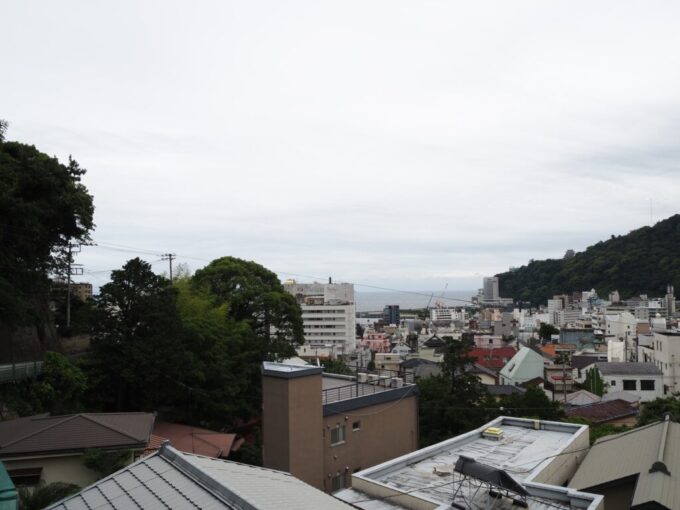 5月末雨上がりの熱海來宮神社へのお参りを終え熱海駅へと歩く
