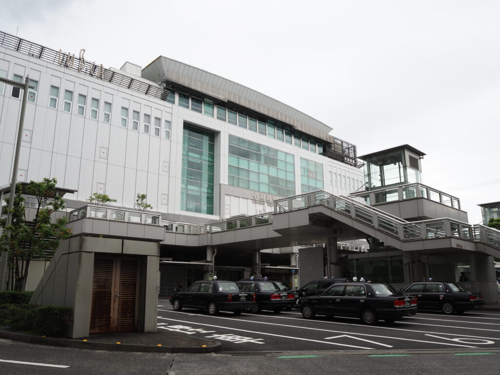 5月末曇天の小田原駅