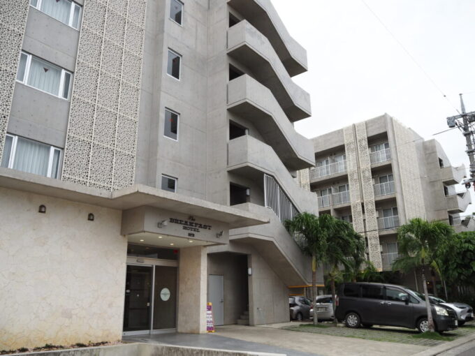 6月中旬梅雨明け後の石垣島市街地に程近いThe BREAKFAST HOTEL POLTO石垣島