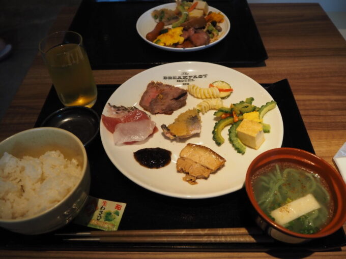 6月中旬梅雨明け後の石垣島The BREAKFAST HOTEL PORTO石垣島1泊目朝食