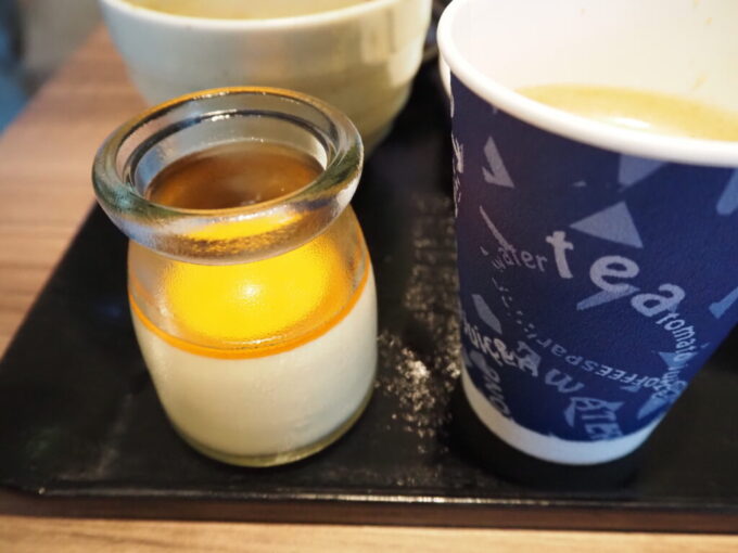 6月中旬梅雨明け後の石垣島The BREAKFAST HOTEL PORTO石垣島1泊目朝食デザートに自家製カスタードプリン