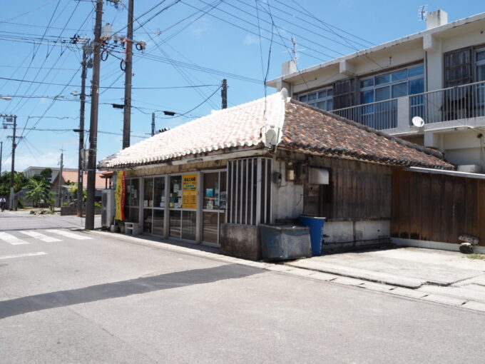 6月中旬梅雨明け後の八重山石垣島サーターアンダギー専門店のさよこの店