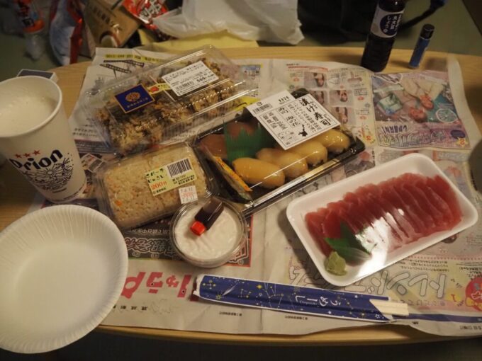 6月中旬梅雨明け後の八重山石垣島The BREAKFAST HOTEL PORTO石垣島4泊目夕食も商店やゆらてぃく市場、さしみやで買ったお惣菜で夕食を