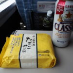7月上旬E353系中央本線特別急行あずさ号松本行き車内で開ける駅弁の丸政八ヶ岳高原のたまごサンド