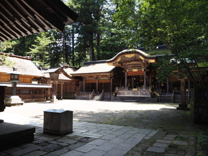 7月上旬信州茅野諏訪大社本宮幣拝殿