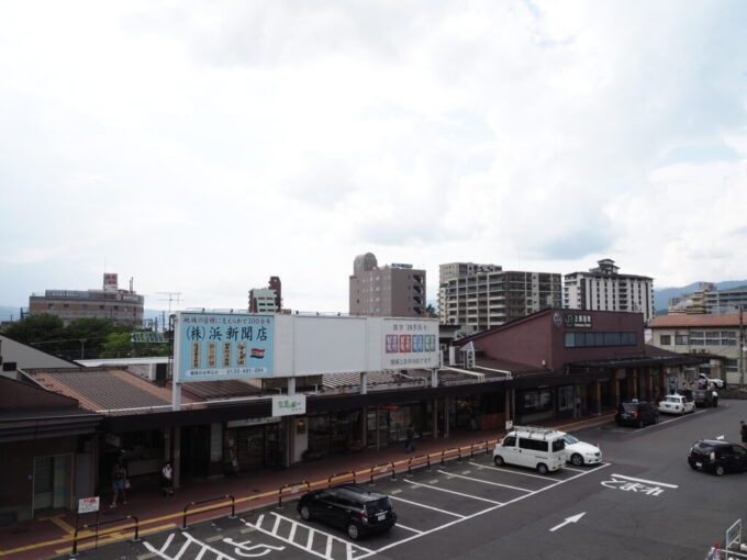 7月上旬信州上諏訪駅からあずさに乗車しこの旅は幕を閉じる