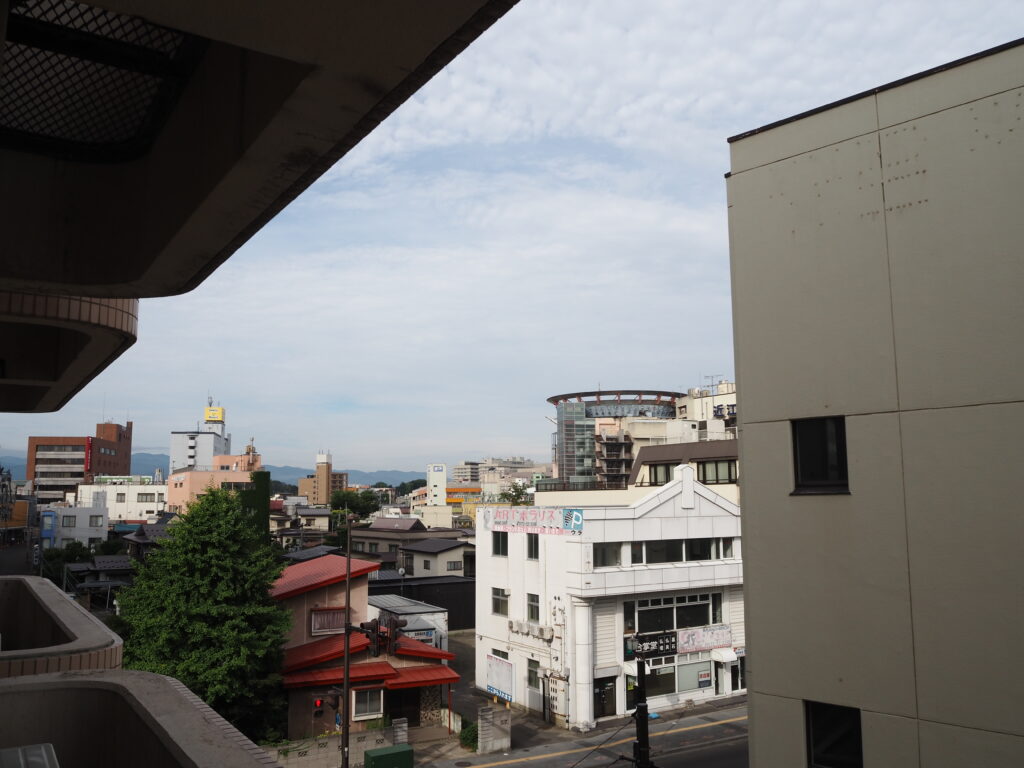 8月上旬一年ぶりの夏の弘前で迎える朝