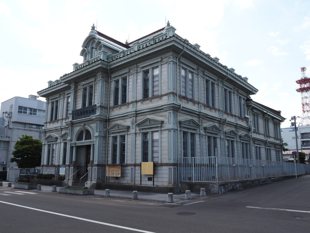 8月上旬夏の弘前旧第五十九銀行本店本館