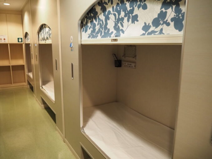 8月下旬太平洋フェリーいしかりカプセル平屋タイプの快適なS寝台