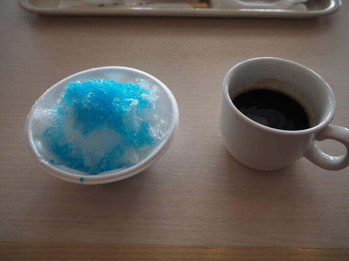 8月下旬太平洋フェリーいしかり初めてのレストランサントリーニ朝食バイキングの〆にコーヒーと自分で作るかき氷
