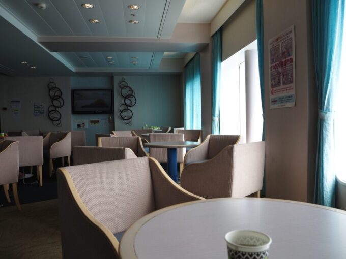 8月下旬太平洋フェリーいしかり展望大浴場の湯上りに味わう無料の冷たいほうじ茶