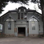 9月下旬涼やかな信州松本あがたの森公園旧松本高等学校本館