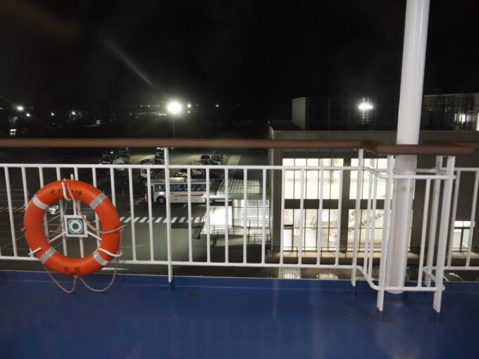 10月下旬初めての東京九州フェリーそれいゆは遥かなる航海を終え音もなく新門司港に接岸