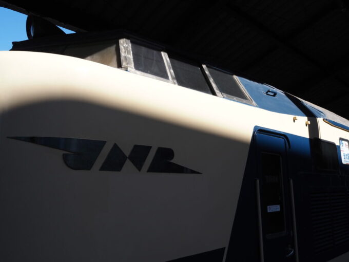 10月下旬初めての北九州門司港レトロ九州鉄道記念館581系月光形の運転台から屋根廻りへの秀逸な処理