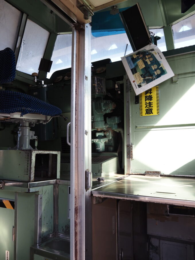 10月下旬初めての北九州門司港レトロ九州鉄道記念館485系の運転台