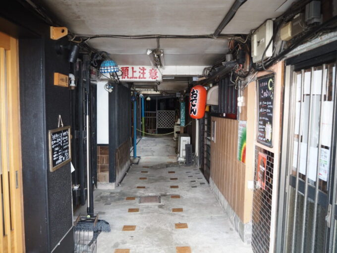 10月下旬初めての北九州門司港レトロ昭和門司港レトロ小路の妖しげな情緒