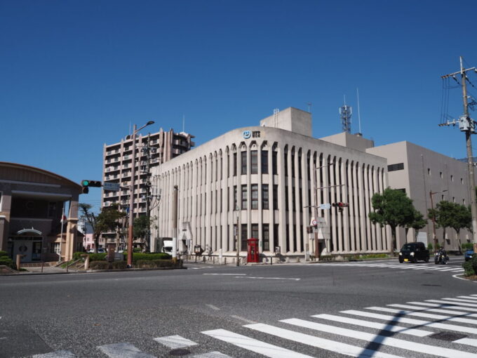 10月下旬初めての北九州門司港レトロ大正13年築の旧門司郵便局電話課庁舎門司電気通信レトロ館