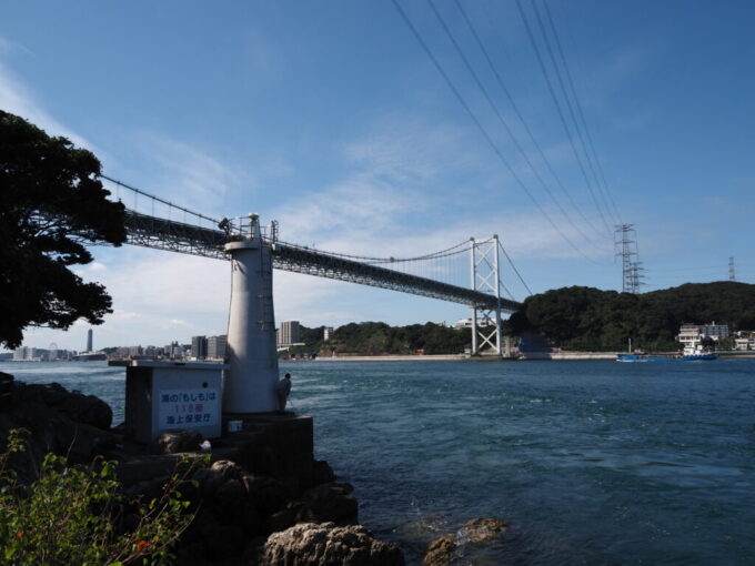 10月下旬初めての北九州門司関門海峡最狭部の早鞆瀬戸を行き交う船