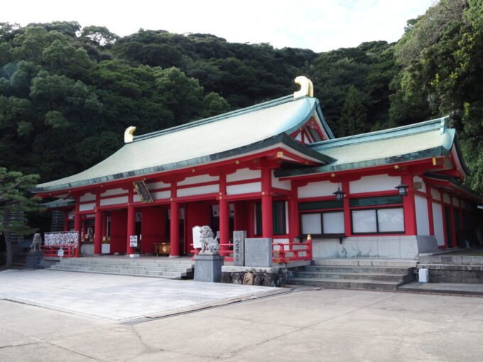 10月下旬初めての山口県下関壇ノ浦赤間神宮拝殿