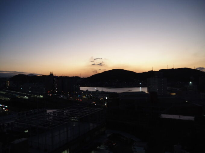 10月下旬初めての山口県下関ステーションホテルから眺める幻想的な夕景