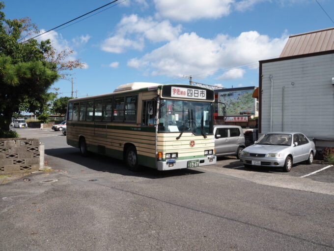 10月下旬秋晴れの大分宇佐大交北部バス宇佐八幡経由四日市行き