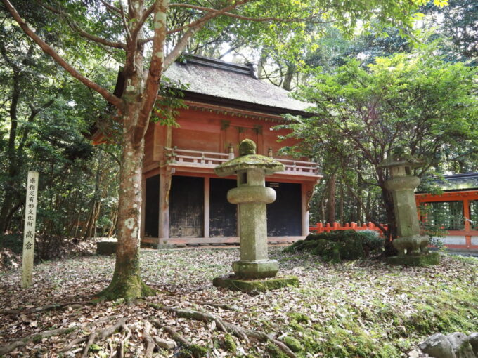 10月下旬秋晴れの宇佐神宮高倉