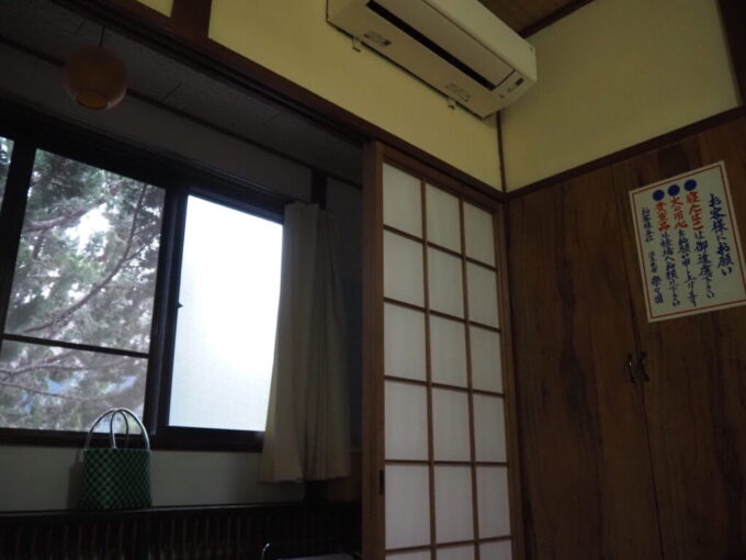 10月下旬12年ぶりの別府鉄輪温泉かんなわゆの香昭和50年代に楽々園の湯治客向けとして建てられたレトロ館の昭和の香り漂う客室