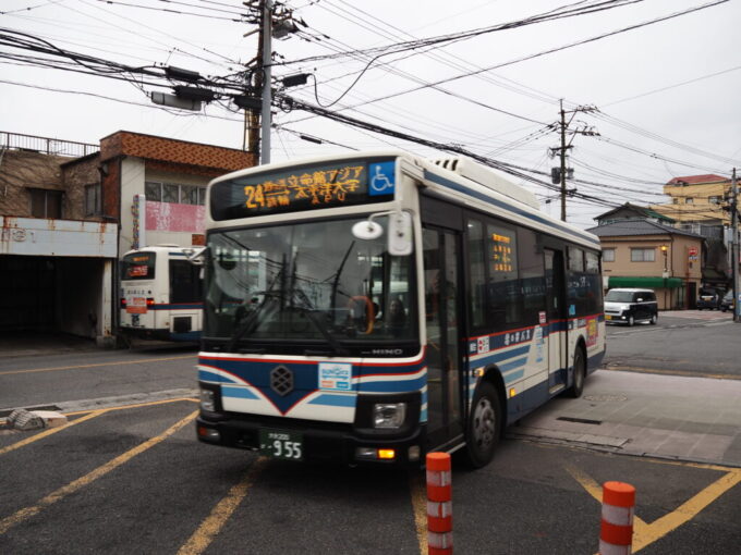 10月下旬12年ぶりの別府鉄輪バスセンターからAPU立命館アジア太平洋大学行きバスで明礬温泉へ