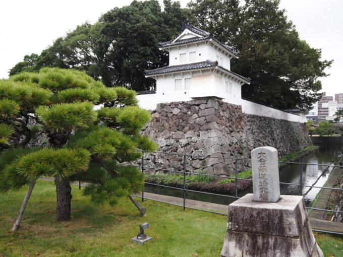 10月下旬初めての大分大分城址公園府内城跡入城者の監視や敵の迎撃の役割を担っていたという着到櫓と大分縣道路元標