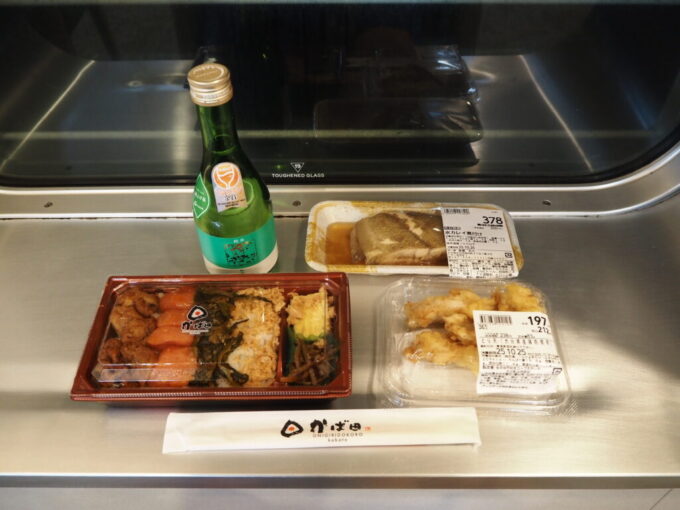 10月下旬初めての関西九州航路商船三井さんふらわあさんふらわあぱーるプロムナードで最後の九州の味でひとり船上での宴を