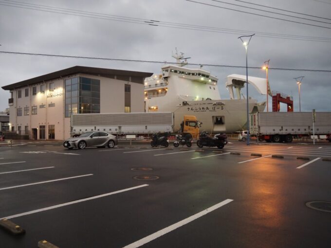 10月下旬西大分港フェリーターミナル