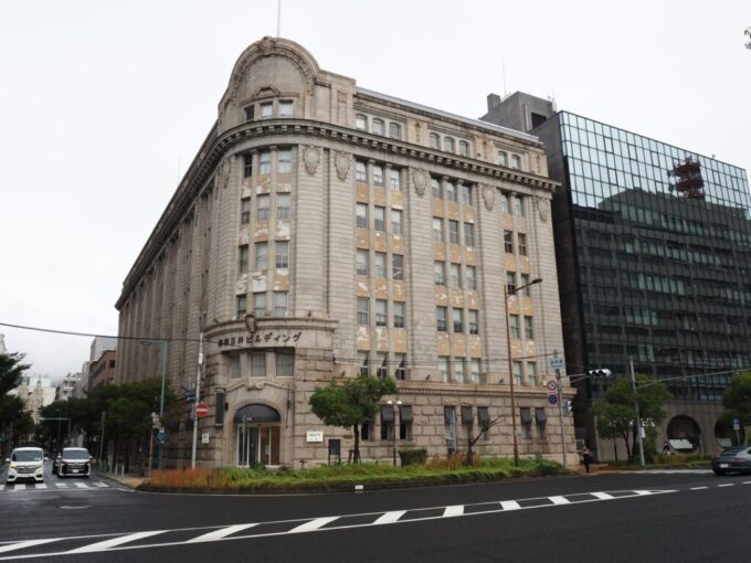 10月下旬16年ぶりの神戸大正11年築の神戸商船三井ビルディング