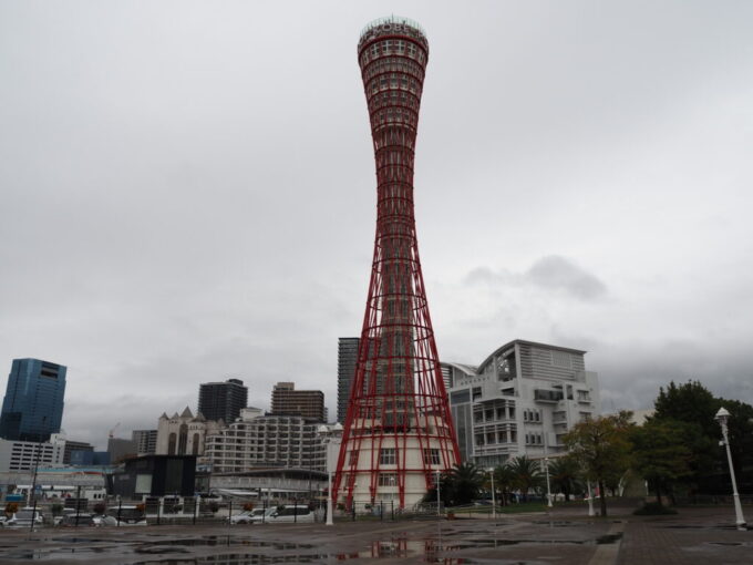 10月下旬16年ぶりの神戸昭和38年竣工と歴史の深い神戸ポートタワー
